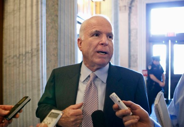 McCain wzywa do ataków powietrznych na Syrię