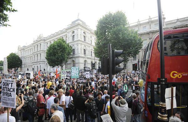 W. Brytania: wiec przed Downing Street przeciwko wojnie z Syrią
