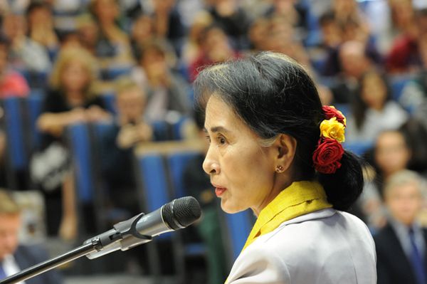Noblistka z Birmy Aung San Suu Kyi wygłosiła wykład na Uniwersytecie Warszawskim