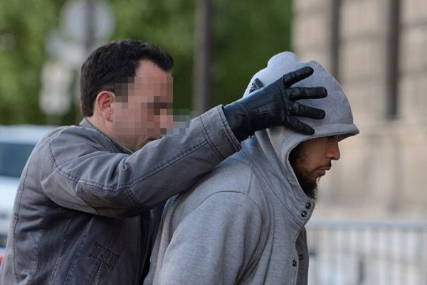 Francja: zatrzymano 22-letniego muzułmanina, który w weekend zranił nożem żołnierza