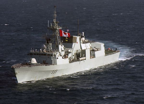 Kanadyjski okręt wojenny przechwycił na Morzu Arabskim transport 300 kg heroiny