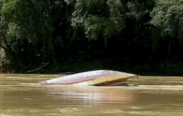 21 osób zaginęło po zatonięciu promu na rzece na Borneo w Malezji