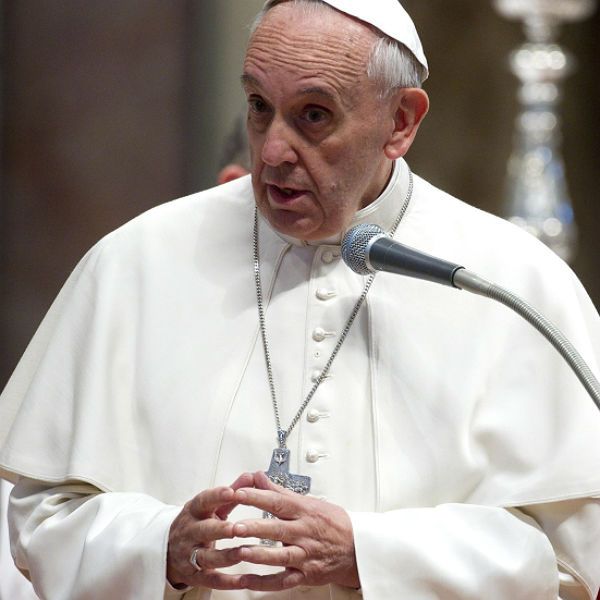 Papież Franciszek: księża zamieniają się w strażników wiary