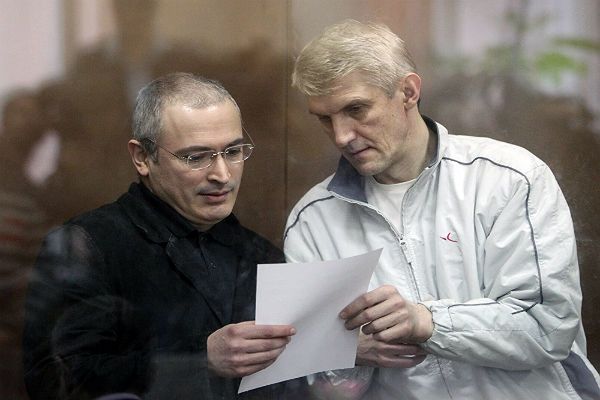 Płaton Lebiediew, były wspólnik Michaiła Chodorkowskiego, wychodzi na wolność