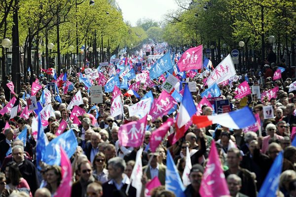 W Paryżu trzecia demonstracja przeciwko małżeństwom tej samej płci