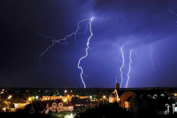 Niebezpieczny front burzowy nad Polską