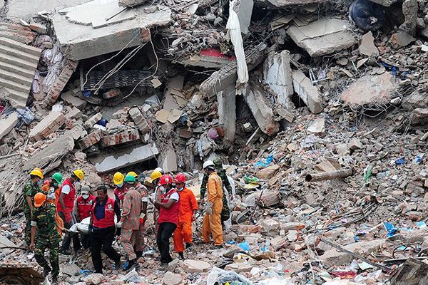 Najpewniej 100 osób pogrzebanych pod gruzami zawalonego budynku w Rwandzie