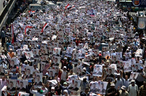 Egipt: rząd zapowiada rozbicie protestów w obronie obalonego prezydenta Mursiego