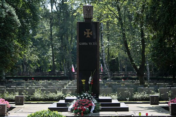 Premier weźmie udział w uroczystości przy pomniku Gloria Victis