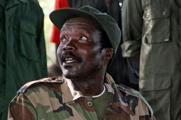 Ścigany ugandyjski watażka Joseph Kony kłusuje na słonie