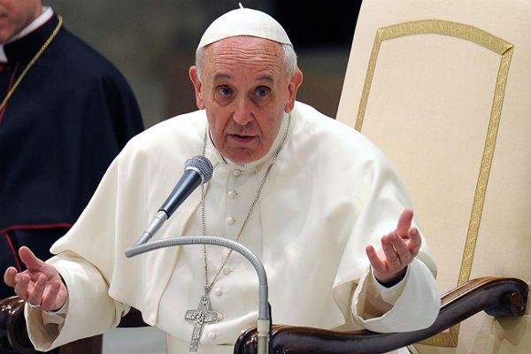 Papież Franciszek na prywatnym spotkaniu: korupcja i lobby gejowskie w Watykanie