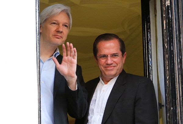 Wielka Brytania: mija rok odkąd Julian Assange schronił się w ambasadzie Ekwadoru
