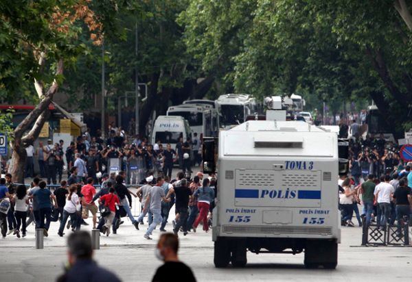 Wicepremier Turcji: przeciwko demonstrantom może być użyte wojsko
