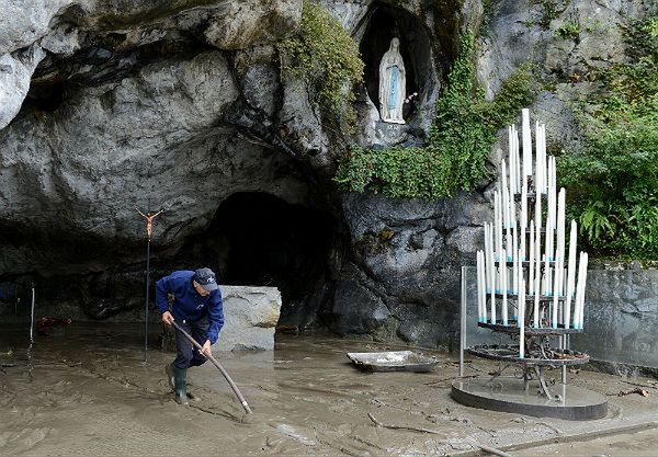 Sanktuarium w Lourdes zagrożone przez powódź