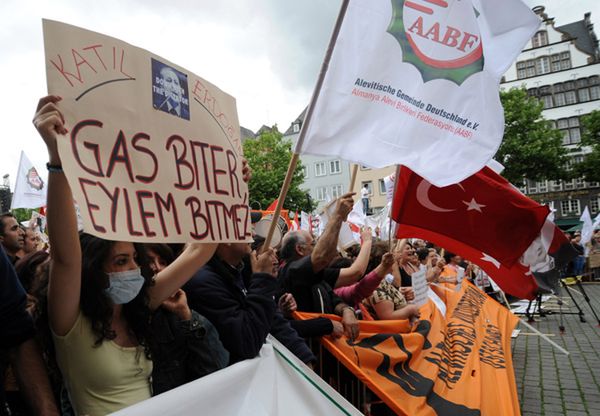 40 tys. przeciwników Erdogana demonstrowało w Niemczech