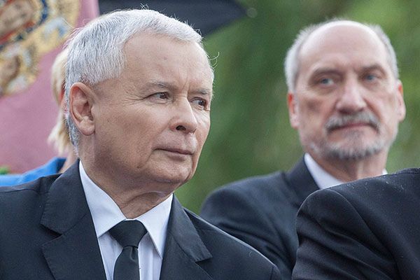 Antoni Macierewicz przejrzał teczkę Jarosława Kaczyńskiego z IPN. Po co?