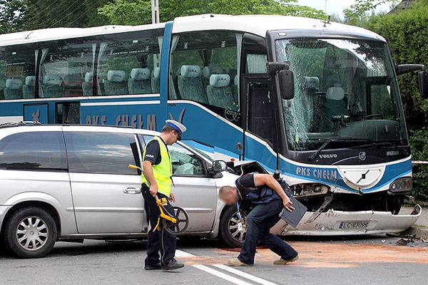 Wypadek autokaru przewożącego dzieci w Poroninie