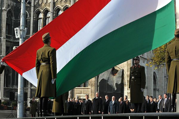 Tysiące Węgrów protestują przeciwko nowelizacji konstytucji