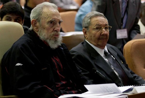 Fidel Castro wzywa Koreę Północną i USA, aby uniknęły wojny atomowej