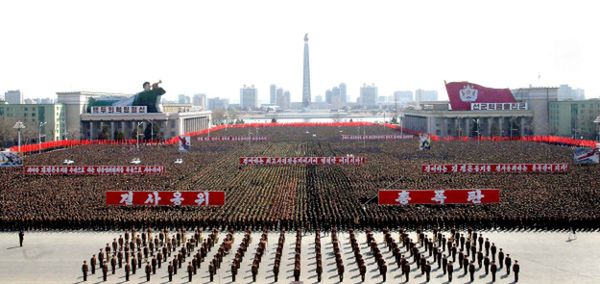 Korea Północna - kolejny, po Iranie, przystanek "dyplomacji jądrowej". Czy Zachodowi i Chinom uda się w Pjongjangu powtórzyć sukces z Teheranu?