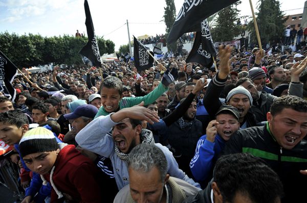 Tunezja: tłum zaatakował przywódców podczas uroczystości rocznicowych