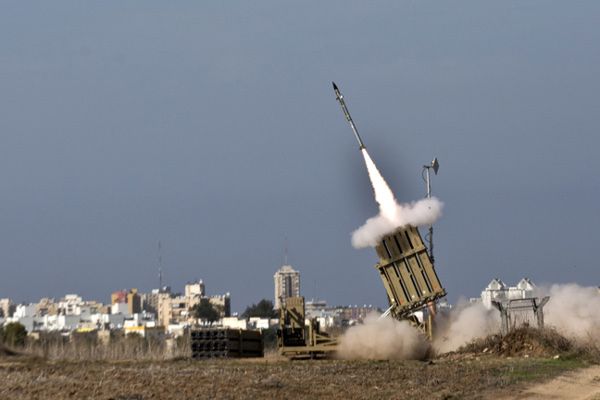 Izraelski system Żelazna Kopuła przechwycił większość rakiet