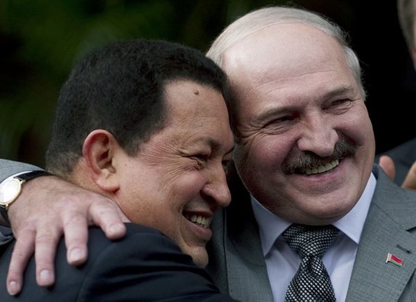 Aleksander Łukaszenka: Białoruś wraz ze śmiercią Hugo Chaveza straciła przyjaciela