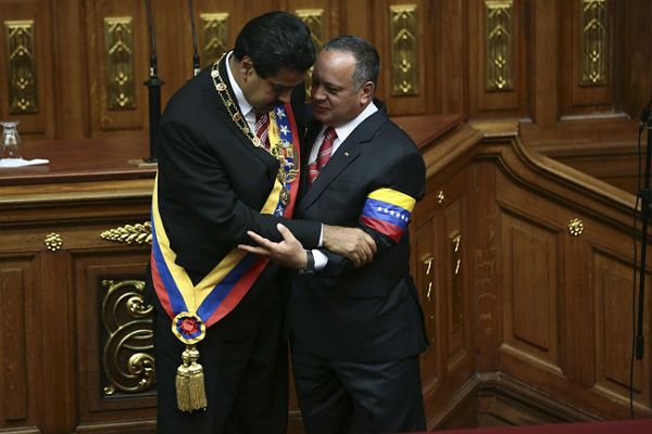 Maduro zaprzysiężony jako tymczasowy prezydent Wenezueli