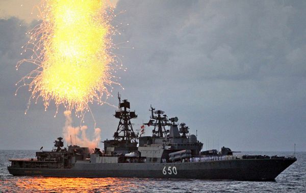 Rosyjska flotylla okrętów wojennych zmierza ku granicom NATO
