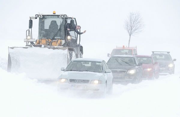 Uwaga na śnieżyce w centrum Polski