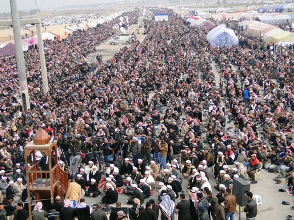 Irak: tysiące sunnitów protestują, domagając się ustąpienia premiera al-Malikiego