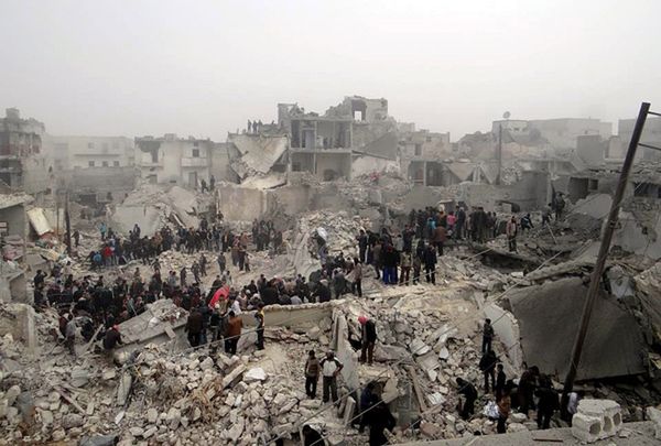Syria: 20 ofiar śmiertelnych pocisku rakietowego w Aleppo