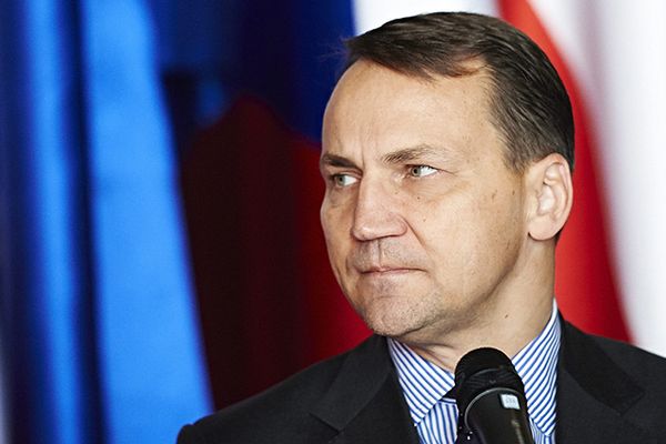 Sikorski przerywa milczenie. "Rozmowa nie była autoryzowana"