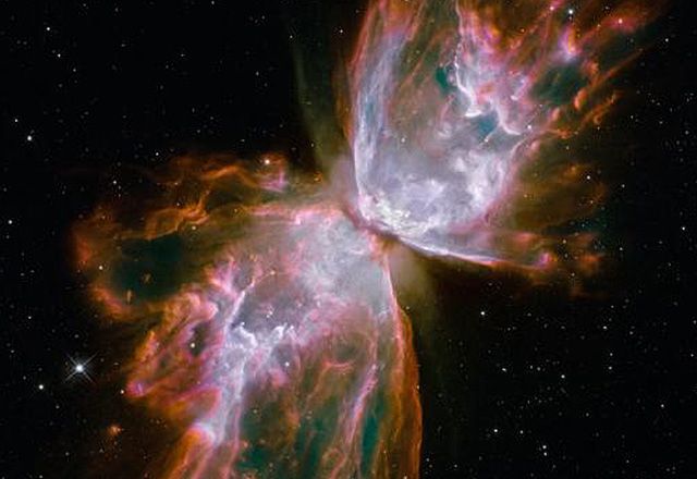 Kosmiczny motyl na zdjęciu z Teleskopu Hubble'a