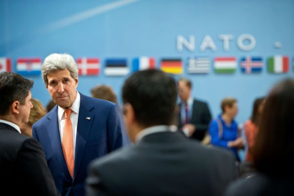 John Kerry apeluje do Rosji, by w ciągu kilku godzin wpłynęła na separatystów