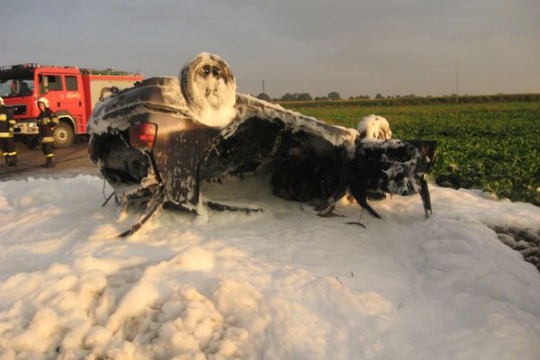 Kierowca spłonął w pożarze samochodu pod Jarocinem