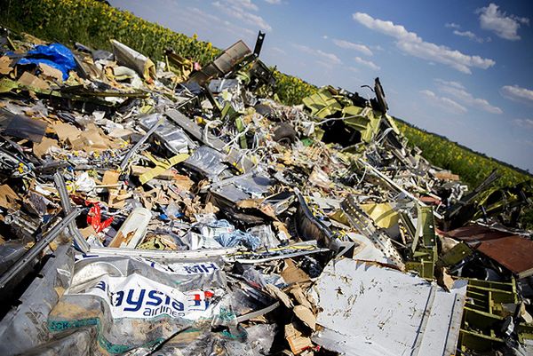 Misja poszukiwawcza ws. MH17 zawieszona przez walki na Ukrainie