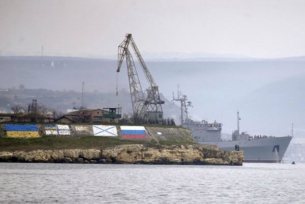 Żołnierze rosyjscy blokują sztab floty wojennej Ukrainy