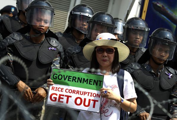 Tajlandia: trwają antyrządowe protesty - 5 zabitych