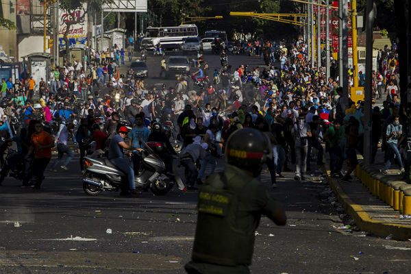 Wenezuela: 2 zabitych i 23 rannych podczas demonstracji antyrządowej