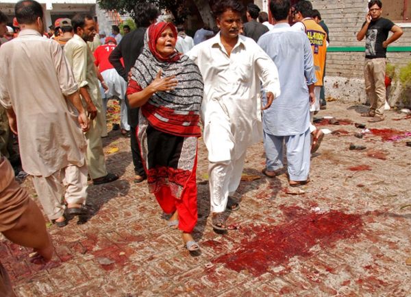 Pakistan: zamach przed kościołem w Peszawarze - są ofiary