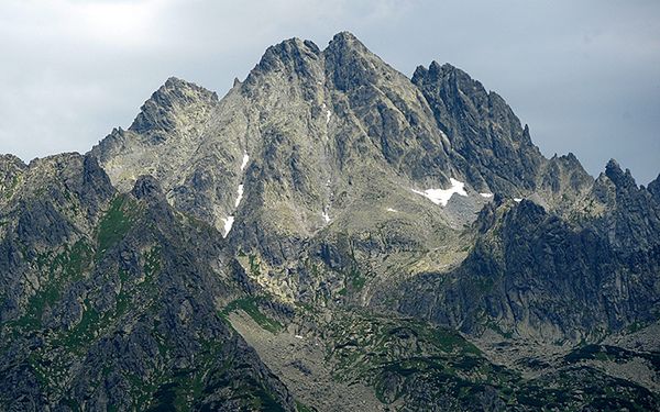 Śmiertelny wypadek w Tatrach. Turysta spadł z Rysów