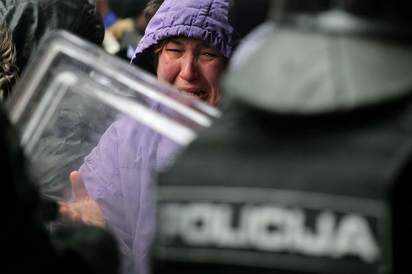 Bośnia: demonstranci oskarżają policję o wyjątkową brutalność