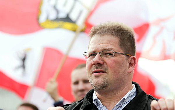 Szef skrajnie prawicowej NPD Holger Apfel ustąpił ze stanowiska