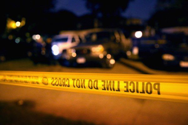 Brutalny atak na policjanta w St. Louis. Podejrzany został zastrzelony