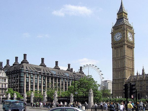 Wielka Brytania: część budynku parlamentu ewakuowana przez podejrzaną paczkę