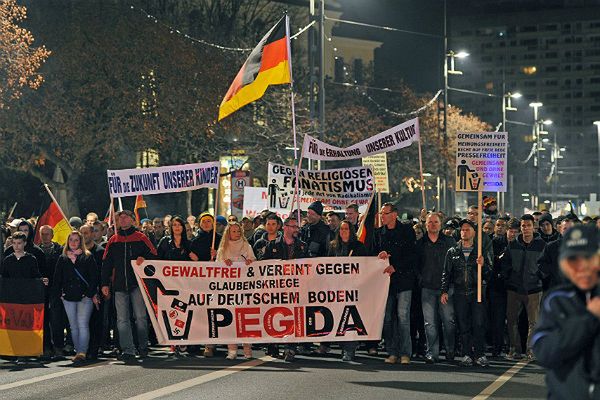15 tys. demonstrowało w Dreźnie przeciwko groźbie islamizacji