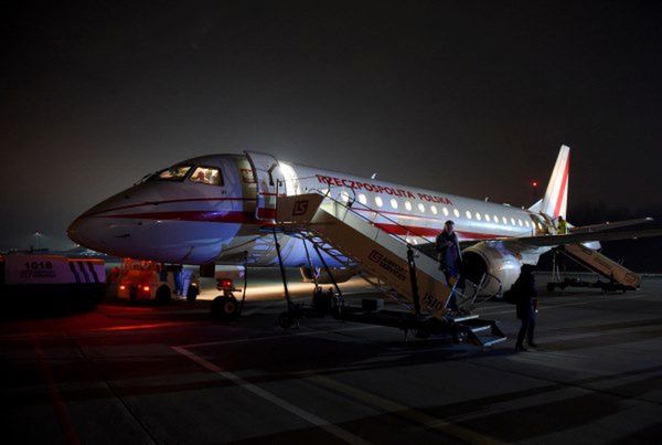 Samolot z premier Kopacz musiał lądować w Krakowie