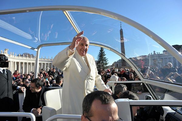 Papież Franciszek najbardziej słuchany i podziwiany w Europie, USA oraz Ameryce Łacińskiej