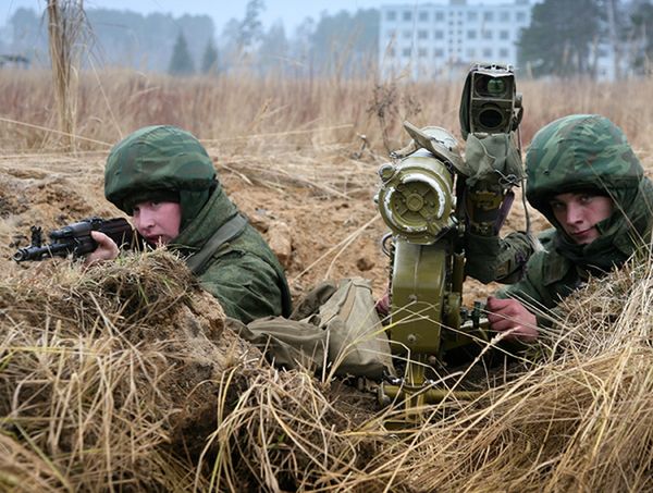 Dowódca sił NATO w Europie: niepokojąca militaryzacja Krymu